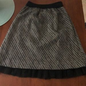 Skirt with tule organza detail edging